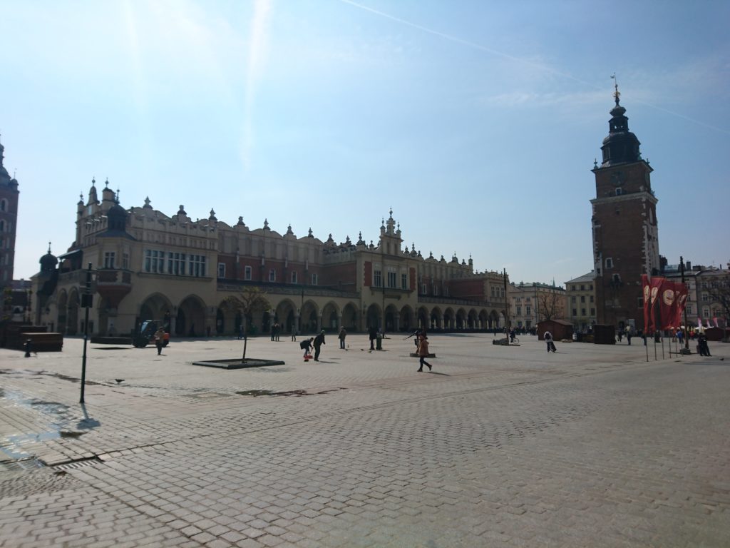 ArTravel - Piazza Rynek Główny Cracovia